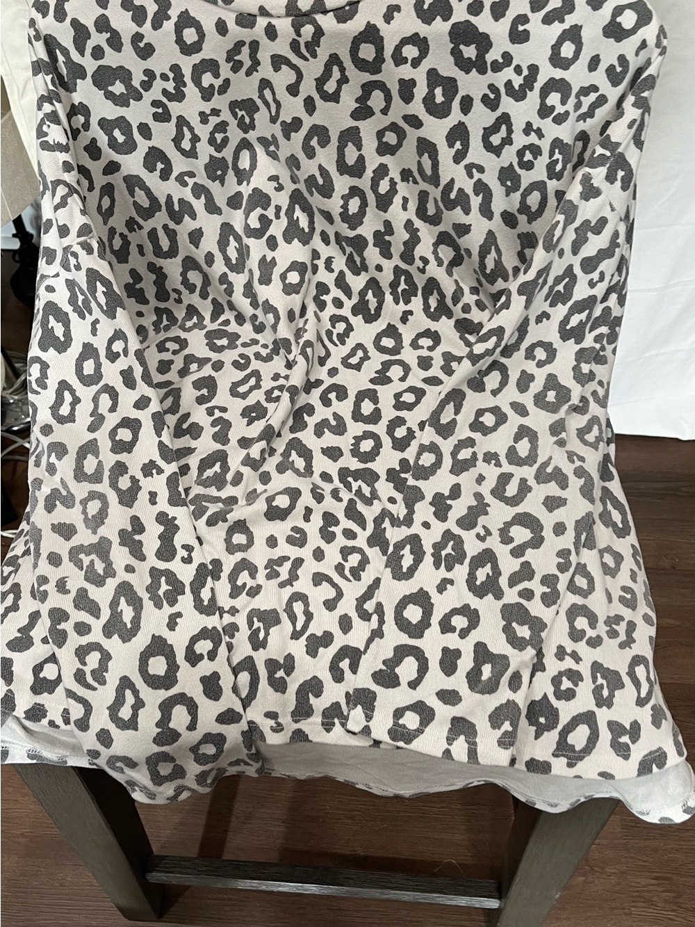 Leopard Print Long Sleeve Tee - Gray & Cream